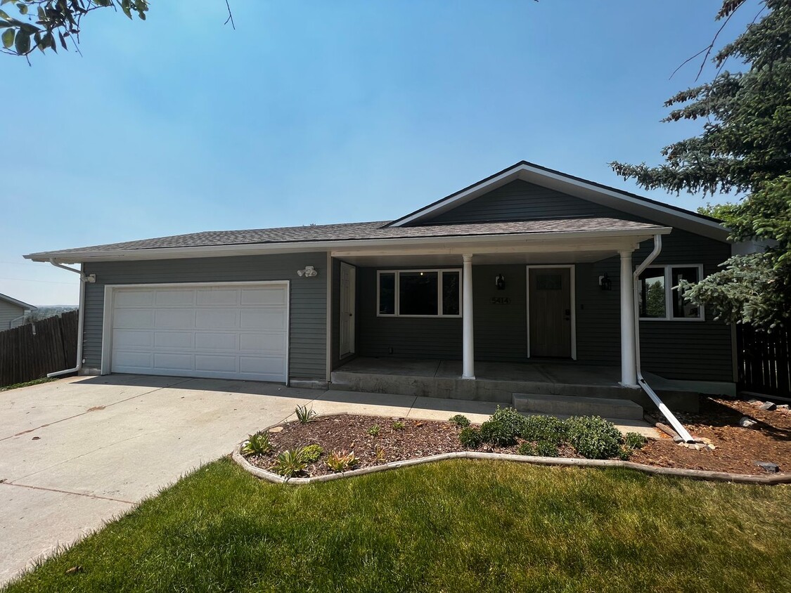 Primary Photo - Beautiful Cheyenne Home!