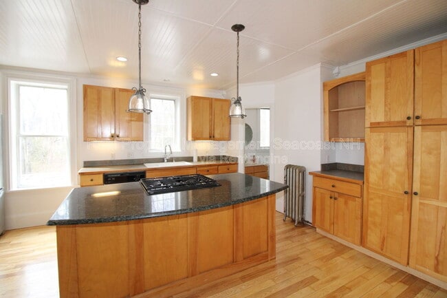 Building Photo - 68 4th St