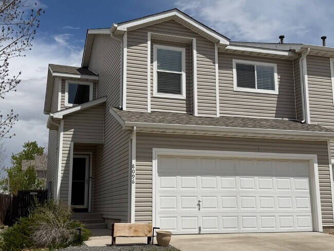 Foto del edificio - ~Available Now~ Beautiful Three Bedroom Home in Englewood!