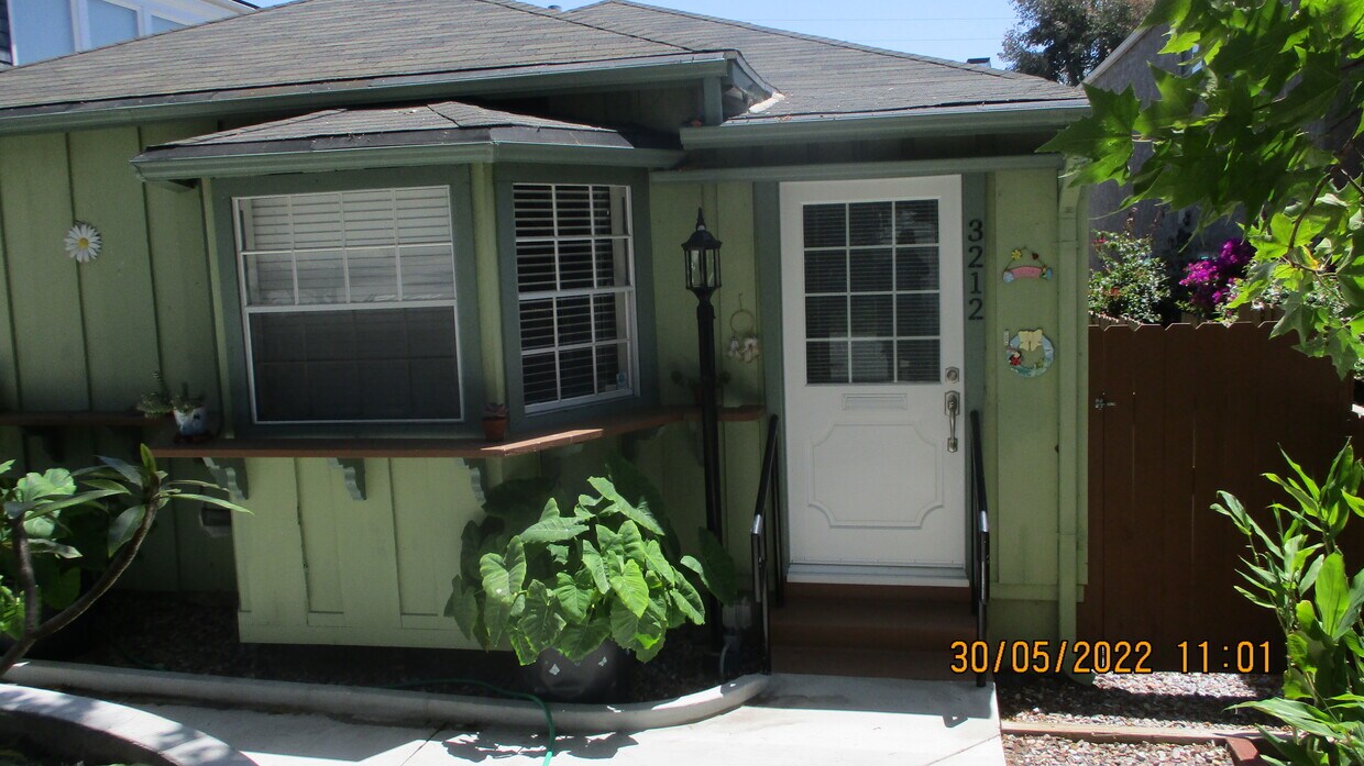 Primary Photo - 3212 Laurel Ave