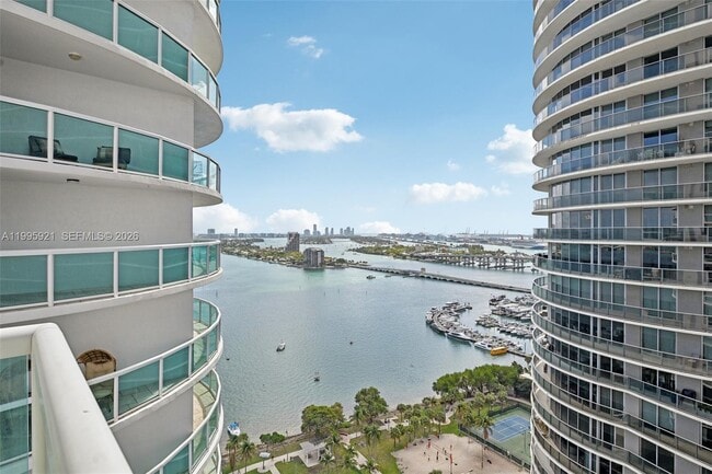 Building Photo - 1800 N Bayshore Dr