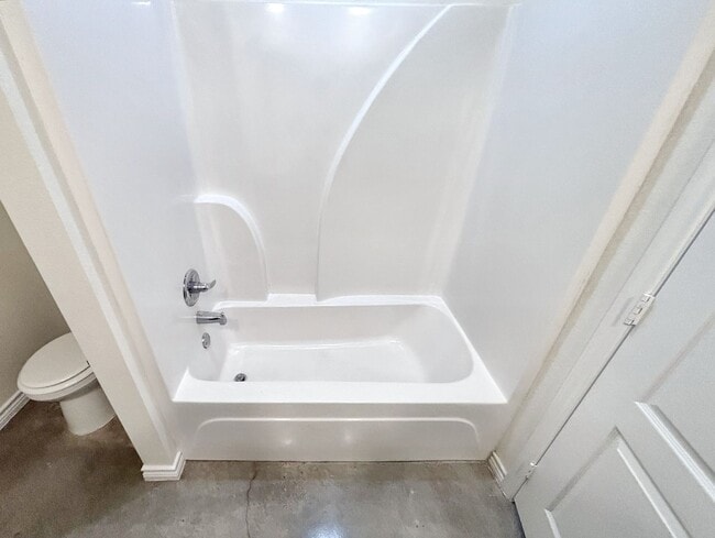 Building Photo - Modern 3-Bedroom Single-Story Home with St...
