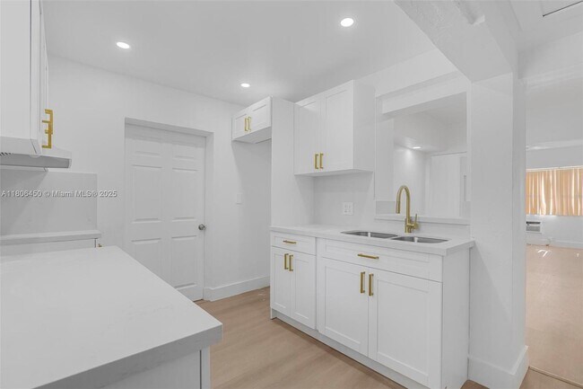 Foto del edificio - 1315 NE 146th St