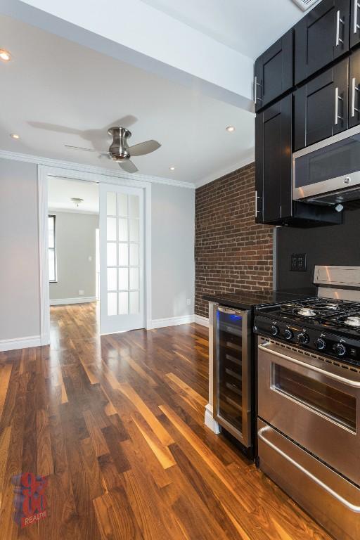 Foto del edificio - 221 E 23rd St