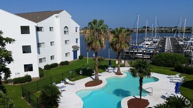 Building Photo - 1490 Harbor Dr