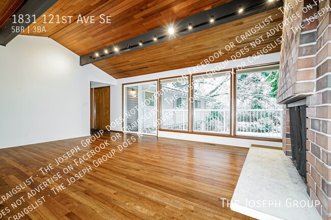 Foto del edificio - 1831 121st Ave SE