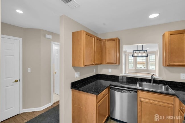 Building Photo - 129 Ademics Way