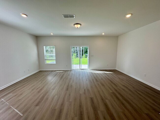 Foto del edificio - Beautiful New 3BR/2.5BA Townhouse