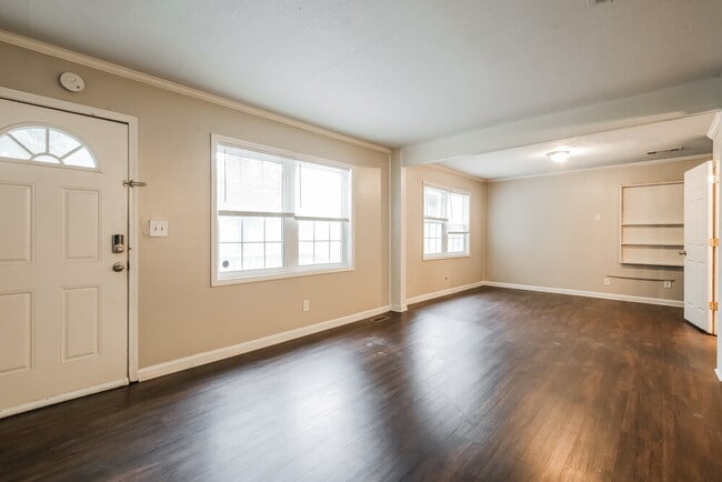 Building Photo - 1165 Wisteria Dr SW