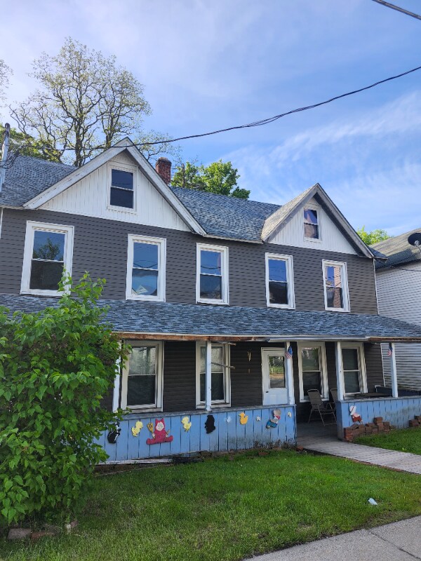 Foto del edificio - 44 Champlin Ave