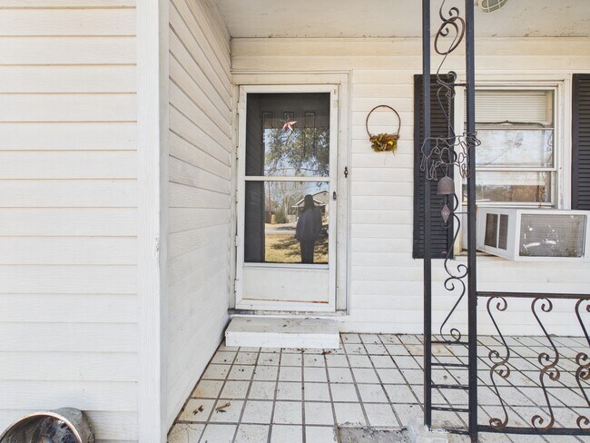 Foto del edificio - 1203 Batts St