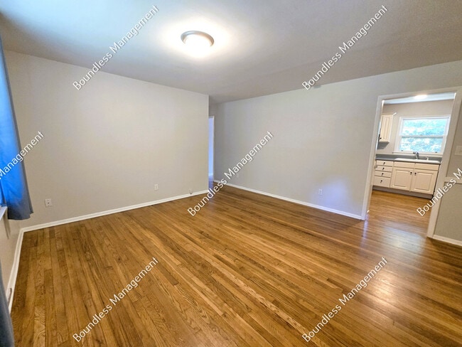 Foto del edificio - 2572 Woodgreen Dr