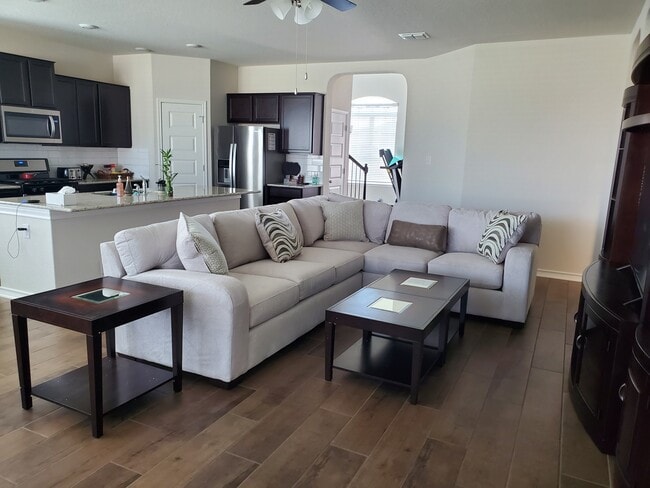 Foto del edificio - 13811 Newman Stage