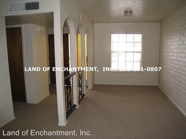 Foto del edificio - 5900 Marble Ave NE