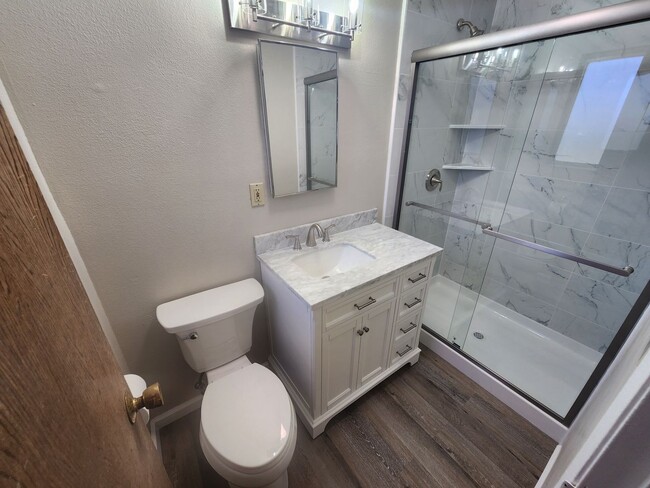 Building Photo - Beautiful Remodled, 3 Bedroom Home!