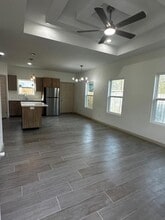Building Photo - 609 N Emerald Ave