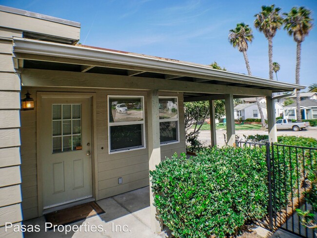 Building Photo - 4653-4655 Bermuda Ave