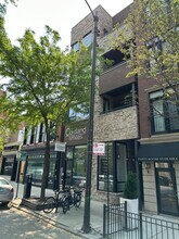 Building Photo - 1649 W Cortland St