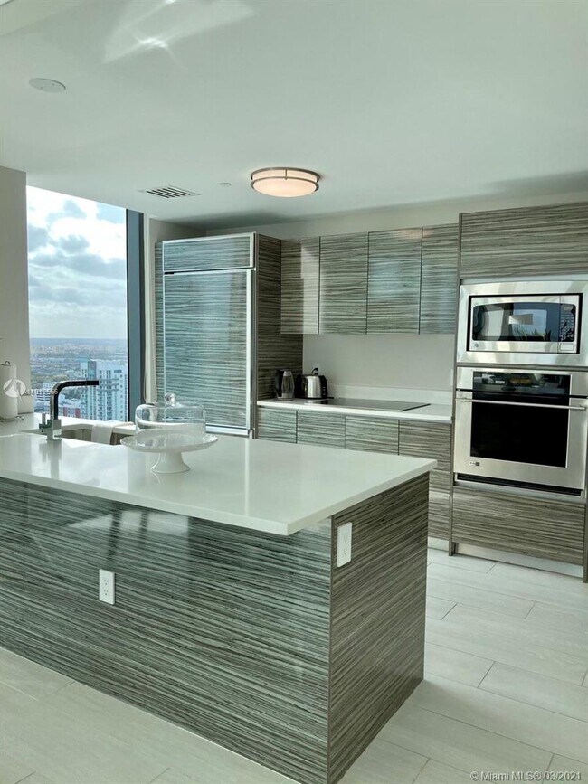 Foto del edificio - 460 NE 28th St