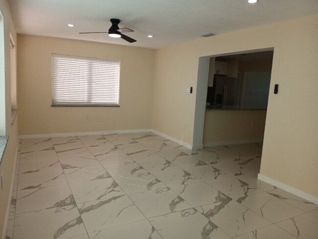 Foto del edificio - 378-378 78th Ave NE