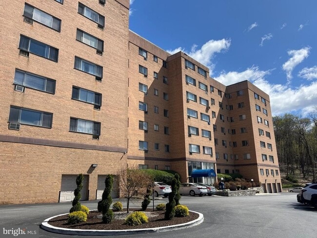 Photo - Spacious One Bedroom Apartment- City views!