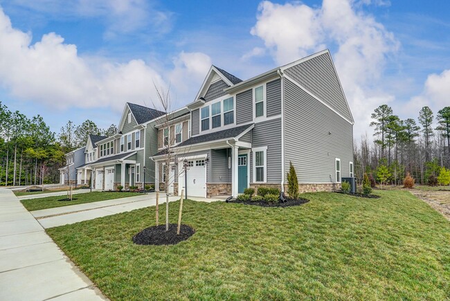 Building Photo - Wonderful townhome