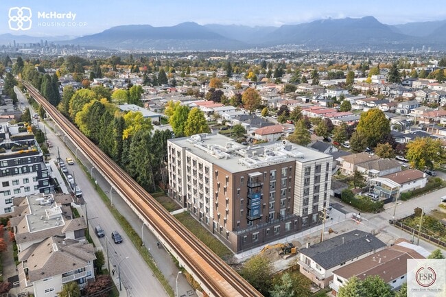 Building Photo - 5085 Mchardy St