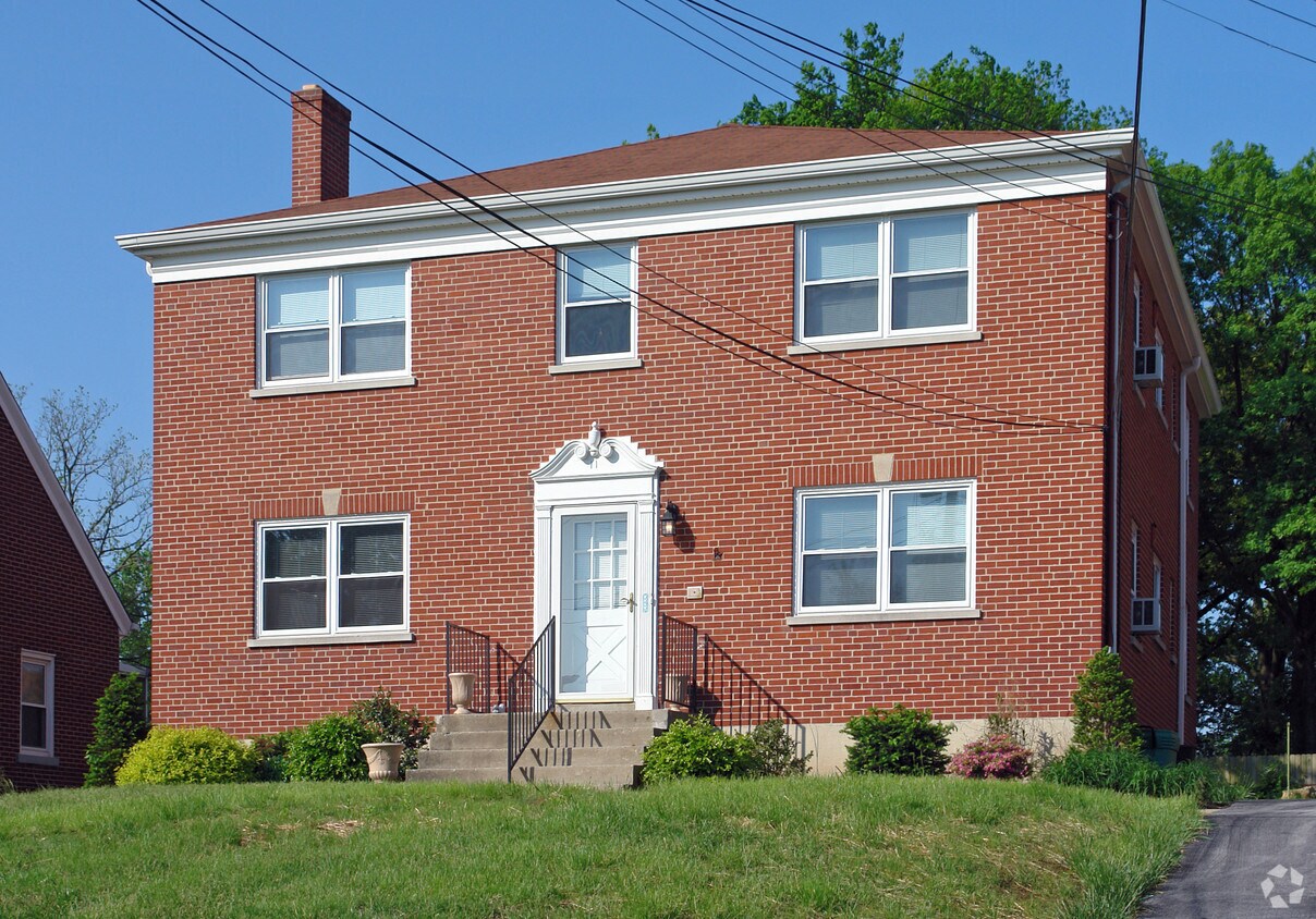 Building Photo - 11 Requardt Ln