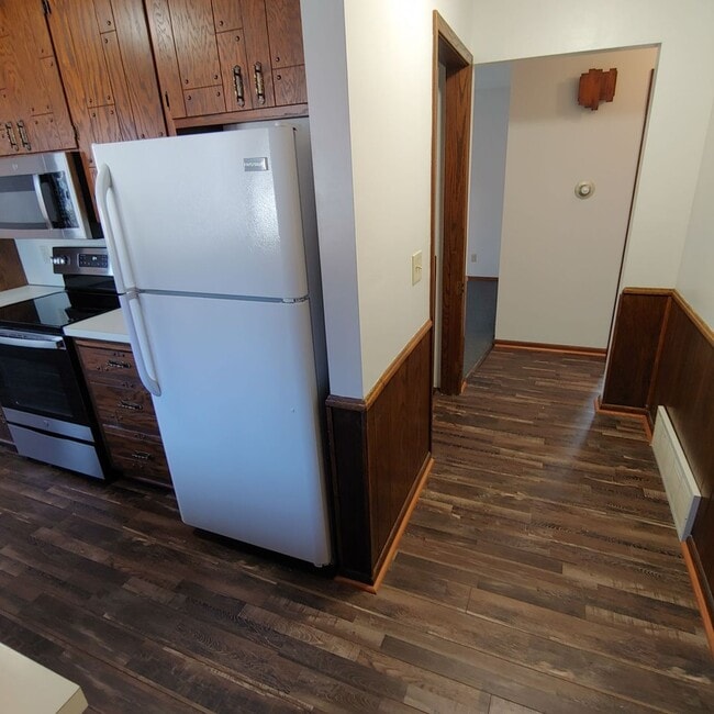 Foto del edificio - 3 Bed/2 Bath House- Shared access to Prior Lake! Available Now!