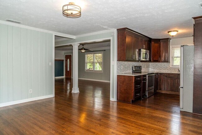 Foto del edificio - 2331 Robin Ln SE