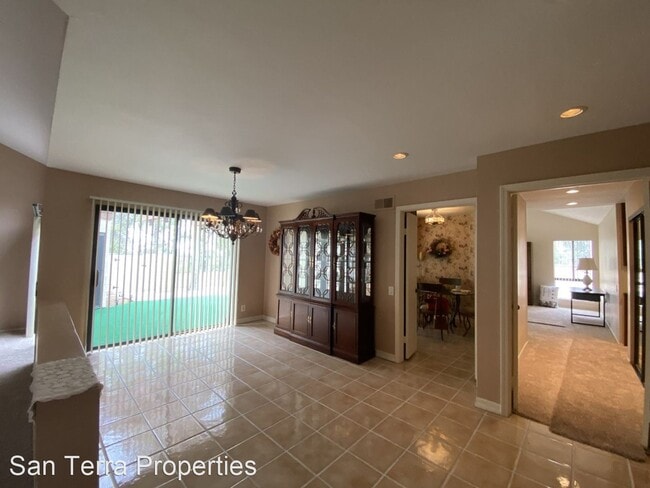 Building Photo - 3 br, 3 bath House - 4756 Mayita Way