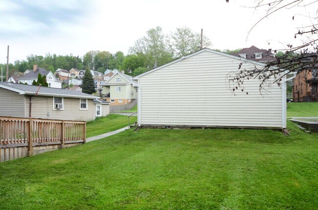 Building Photo - 1329 2nd Ave