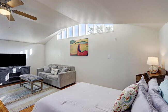 Foto del edificio - 2302 Albans Rd