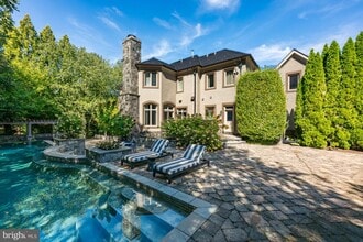 Building Photo - 8305 Fox Haven Dr