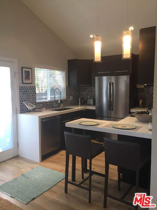 Foto del edificio - 559 Vernon Ave