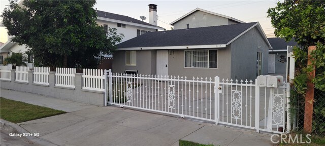 Foto del edificio - 8129 Comolette St