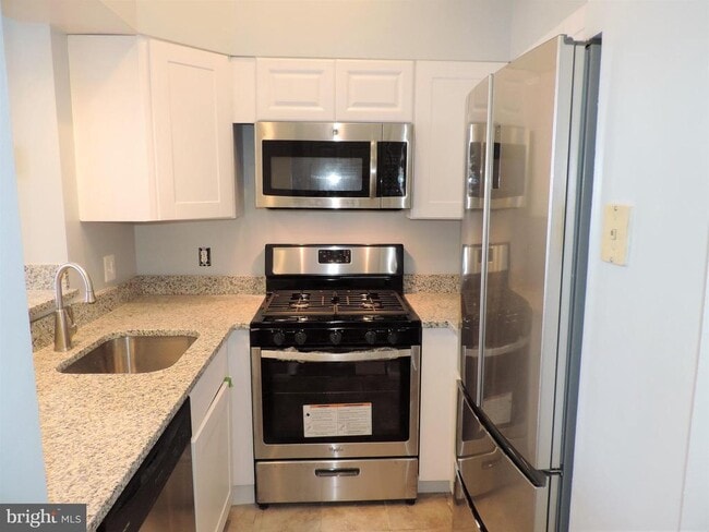 Building Photo - 4733 Bradley Blvd