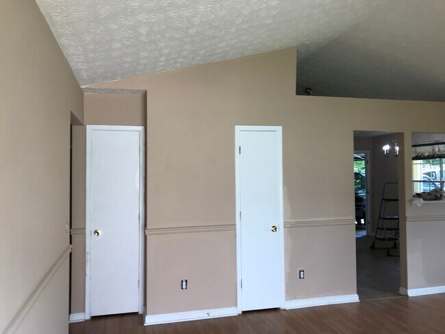 Building Photo - 2631 Rolling Hill Ways