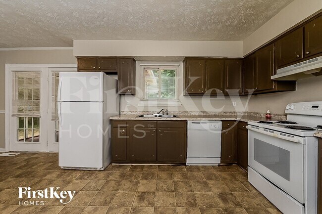 Building Photo - 9075 Gatewood Dr
