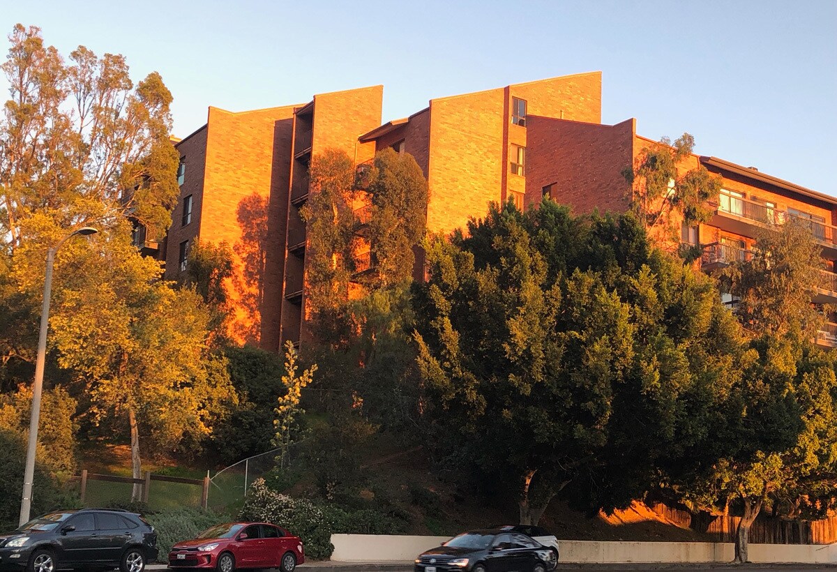 West Sunset - 15515 W Sunset Blvd