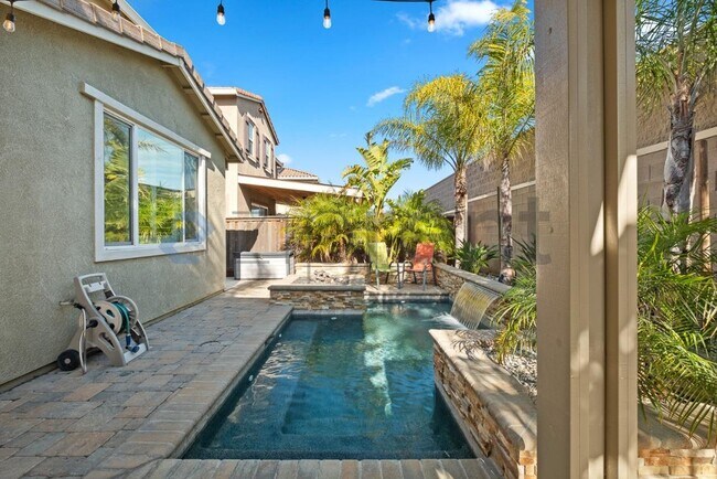 Foto del edificio - 551 Sawyer Dr