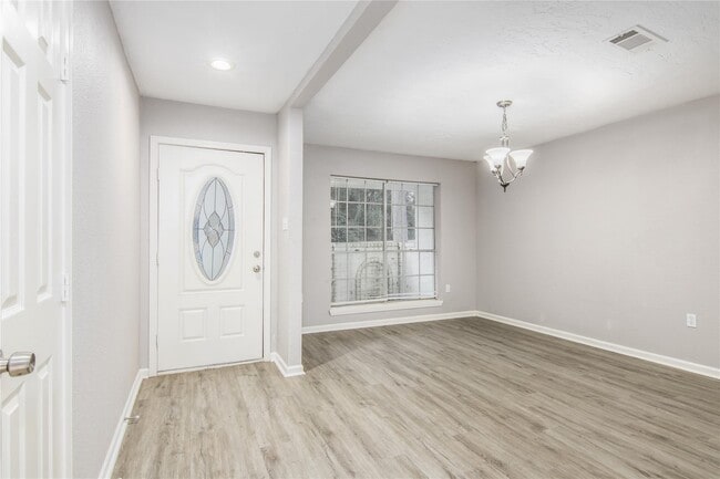 Building Photo - 1702 Athens Dr