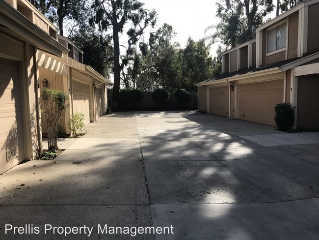 Building Photo - 18158 Andrea Cir S