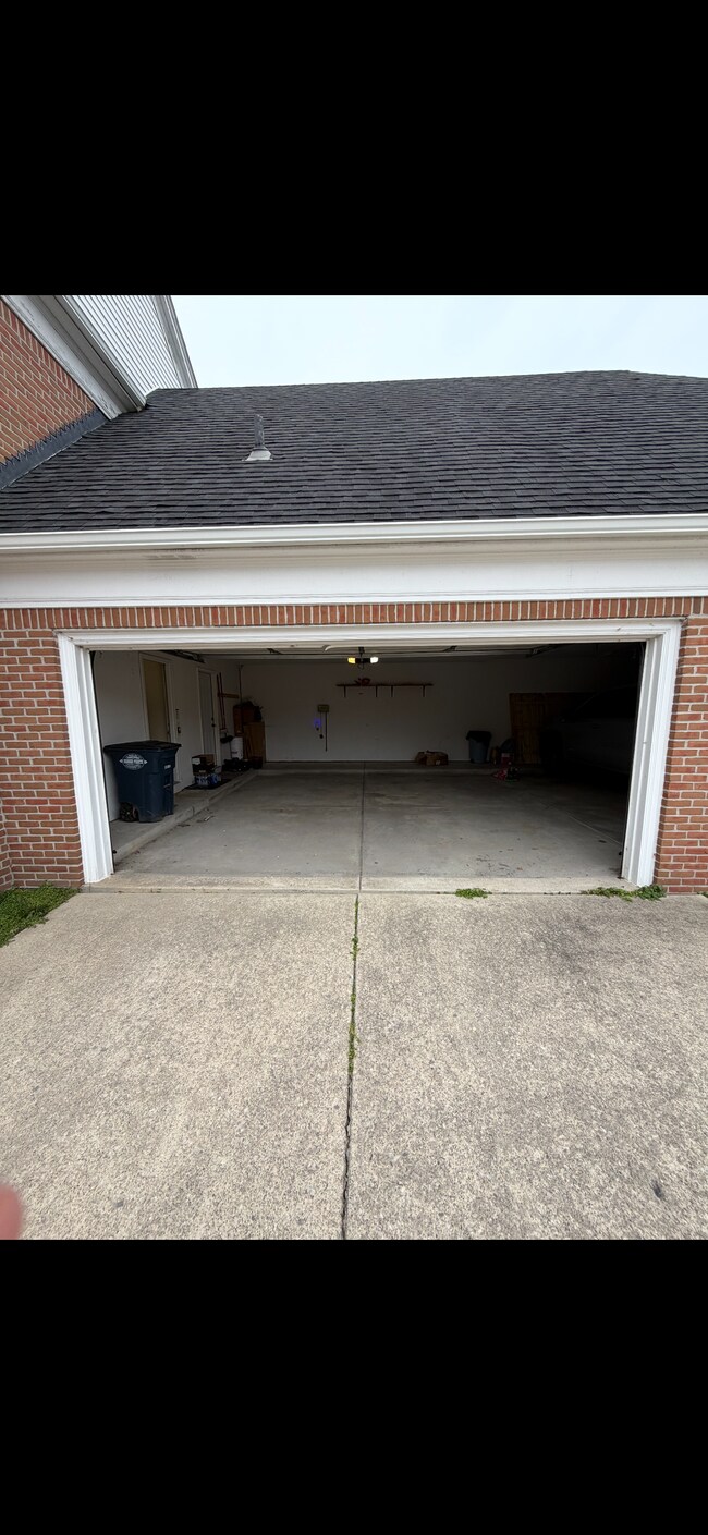 Foto del edificio - 889 Neff Rd