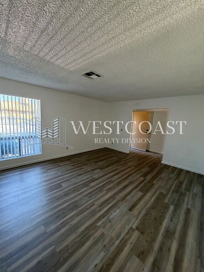 Foto del edificio - 2 Bed / 2 Bath Duplex-Style Home on Quiet Cul-de-Sac – Hemet