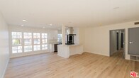 Foto principal - 835 S Sherbourne Dr