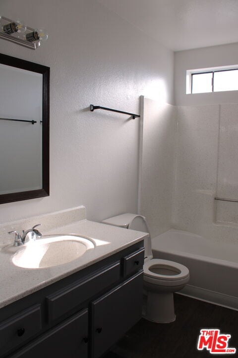 Foto del edificio - 12100 Birch Ave