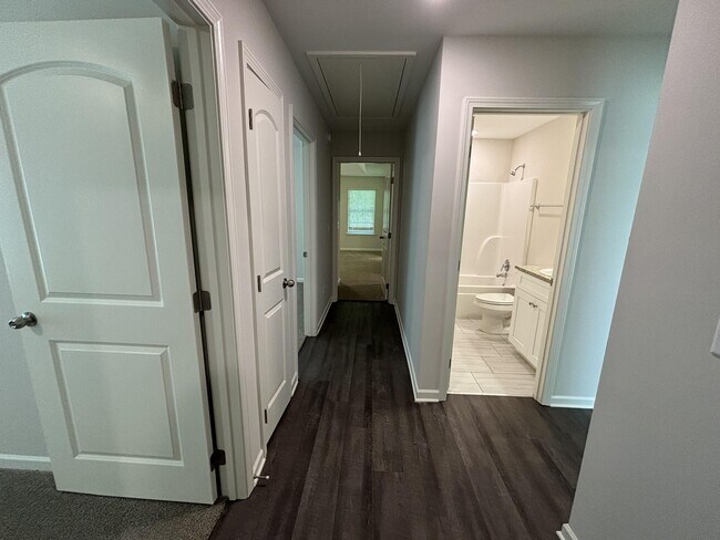 Foto del edificio - 80 Meadow Walk Ct