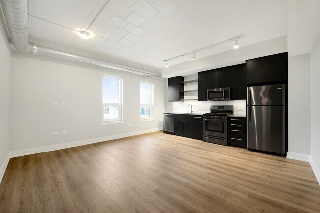 Building Photo - 941 W Belmont Ave