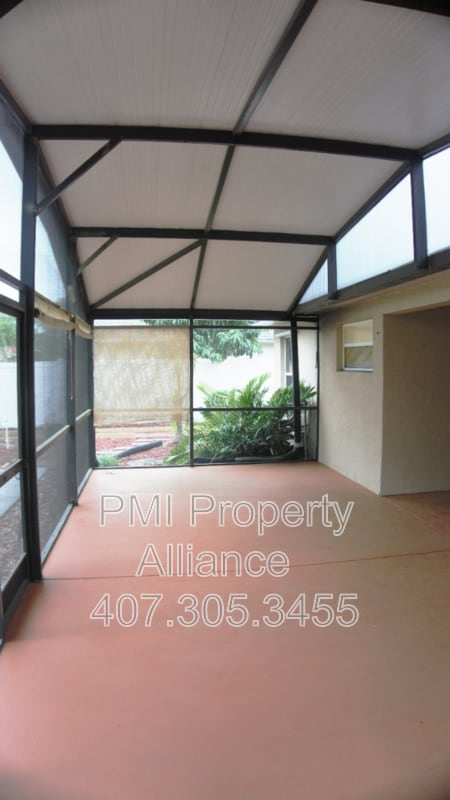 Building Photo - 1521 Parkglen Cir